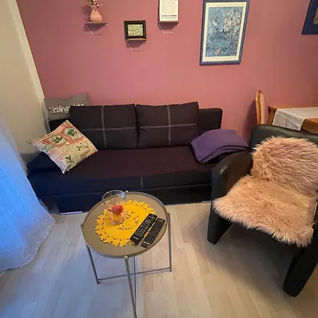 Doreen Nieswand Apartment